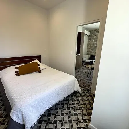 Cosy, Climatise Et A Deux Pas De La ! *